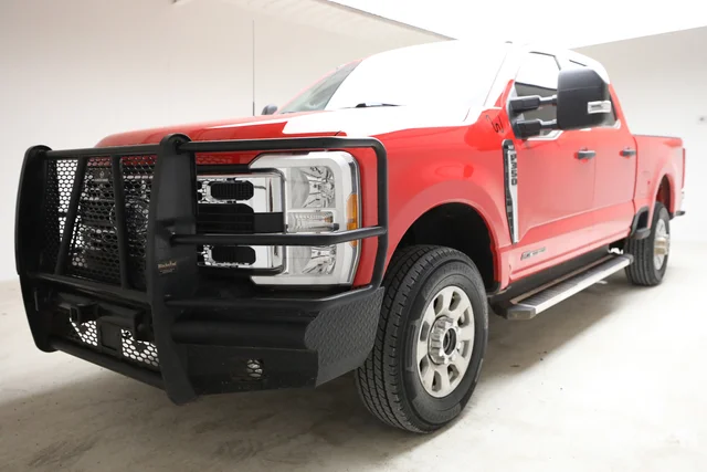 Pre-Owned 2023 Ford Super Duty F-350 SRW XLT Crew Cab 4x4 Fx4