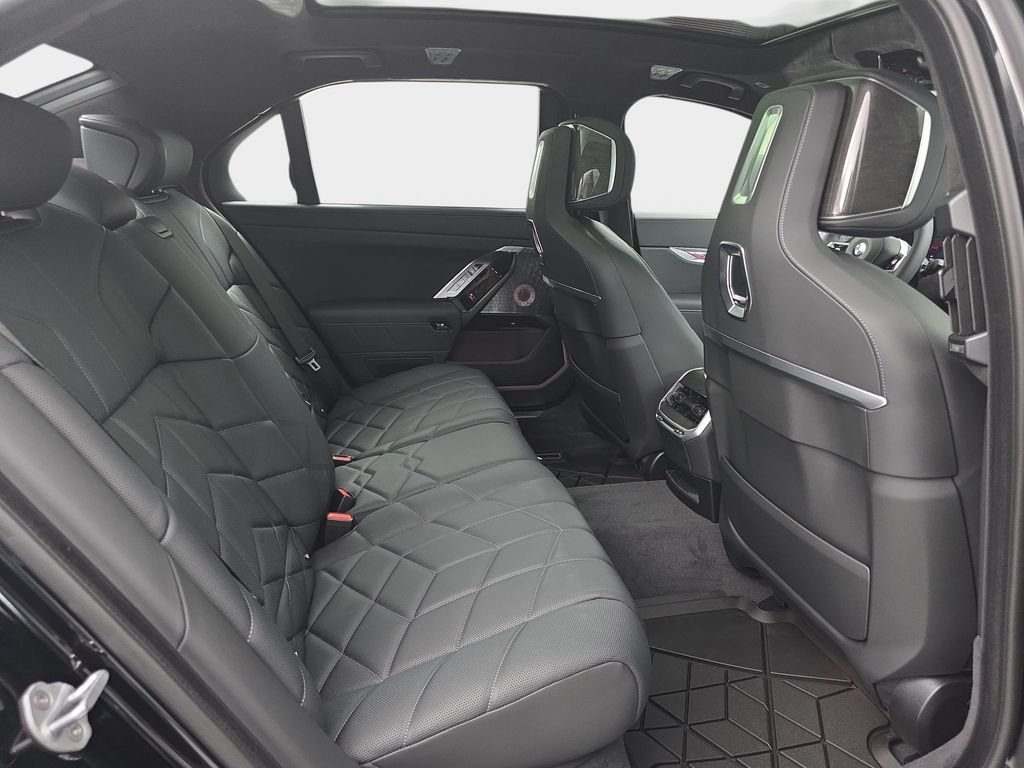 New 2026 Black Sapphire Metallic BMW 760i xDrive image 11