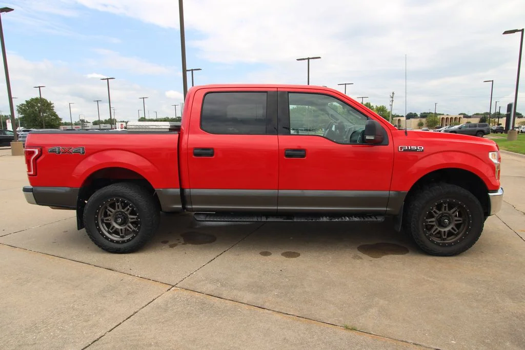 Used 2015 Red Ford XLT image 4