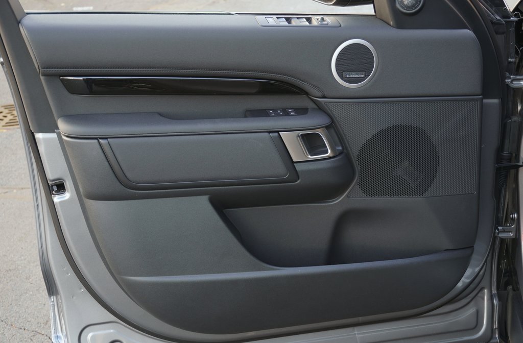 2025 LAND ROVER DISCOVERY - Image 10