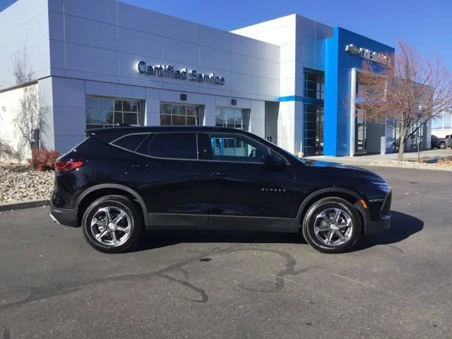 2025 Chevrolet Blazer 2LT - Photo 2