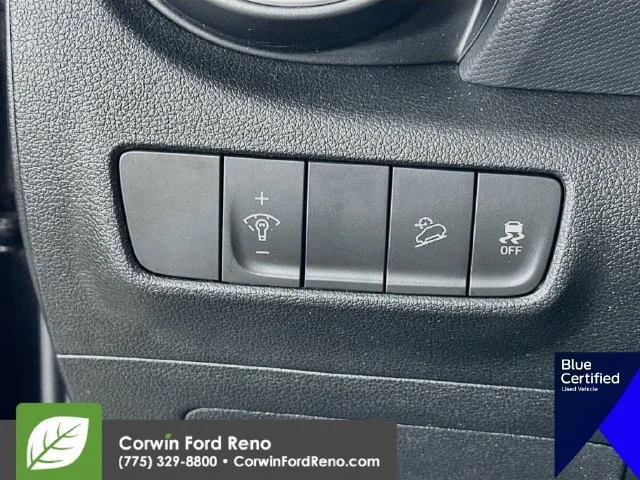 Used 2022 Ultra Black Hyundai SE image 14