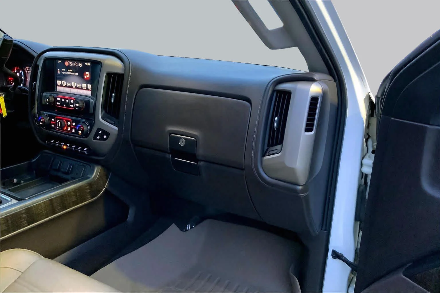 Used 2016 Summit White GMC Denali image 16