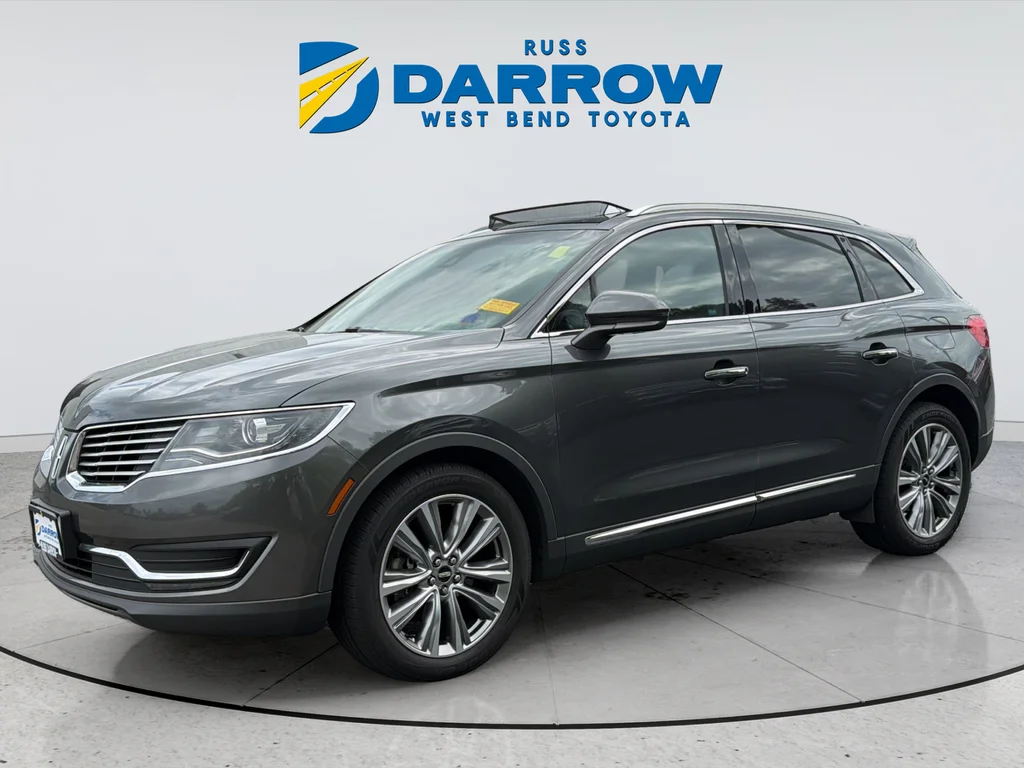 Used 2017 Gray Lincoln Reserve image 1