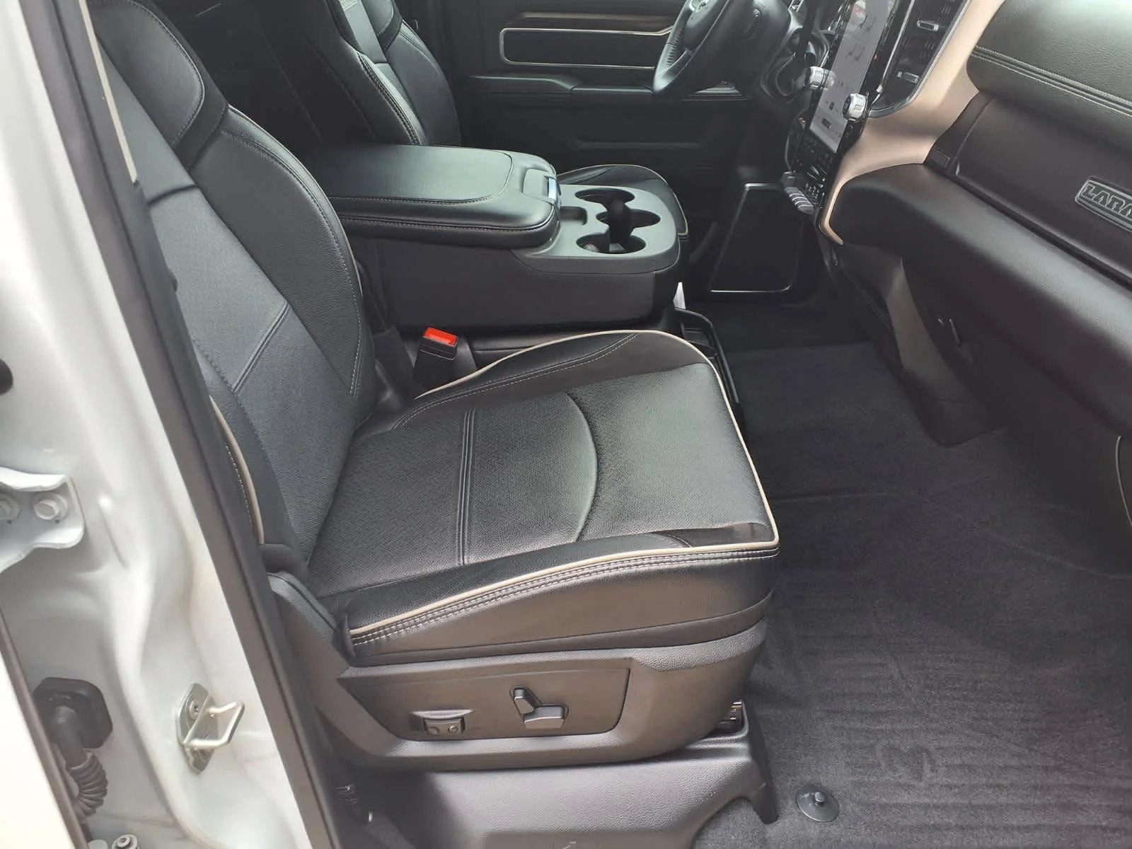 Used 2024 Pearl White Ram Laramie image 12