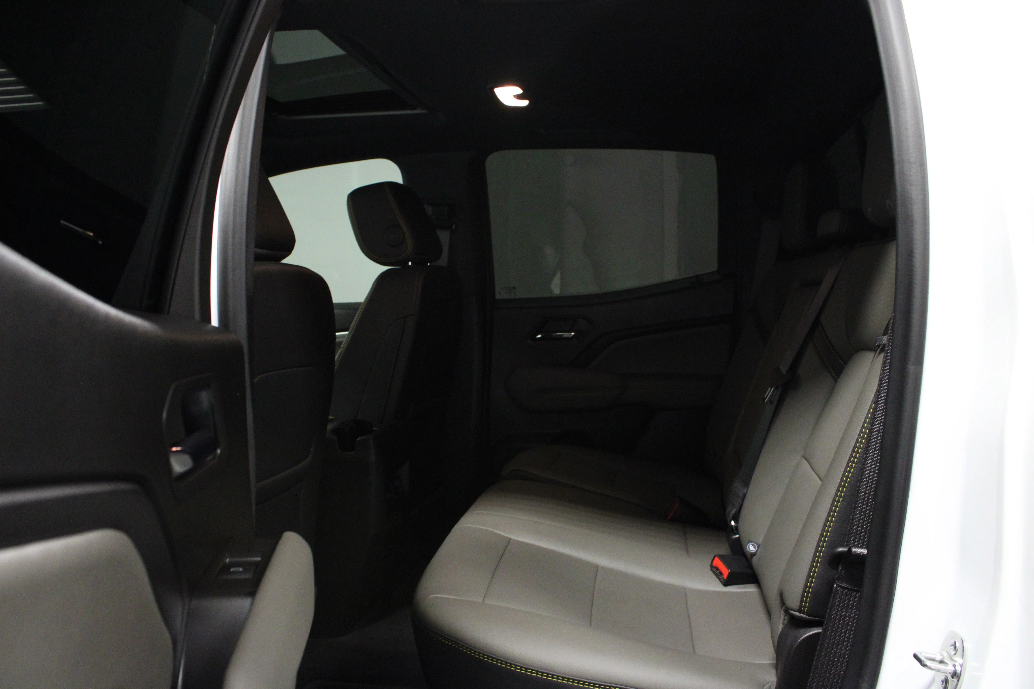 Used 2025 Summit White Chevrolet ZR2 image 13