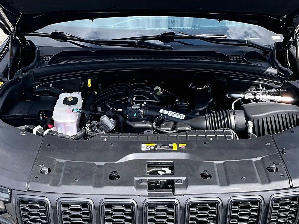 Used 2023 Black Jeep Altitude X image 11