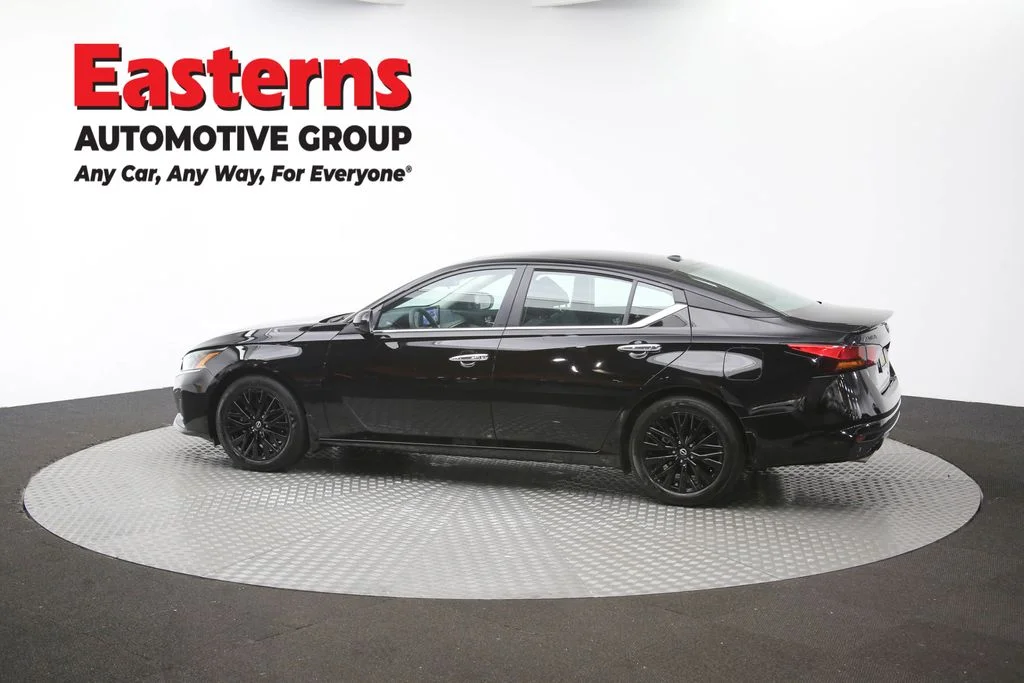 Used 2025 Black Nissan 2.5 SV image 63