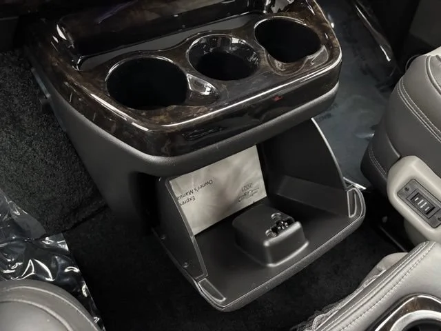 Used 2021 SPECIAL EXTERIOR COLOR Chevrolet LS image 32
