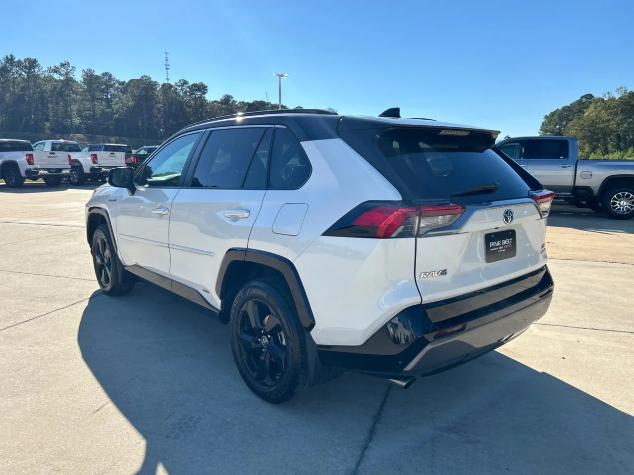 Used 2019 White Toyota Hybrid XSE image 4