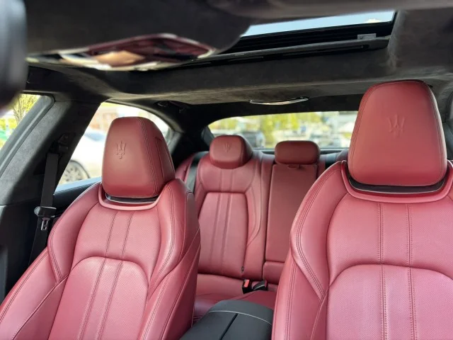Used 2022 Nero Ribelle Metallic Maserati Modena ~ SPORTIVO PACKAGE & BOWERS & WILKINS image 27
