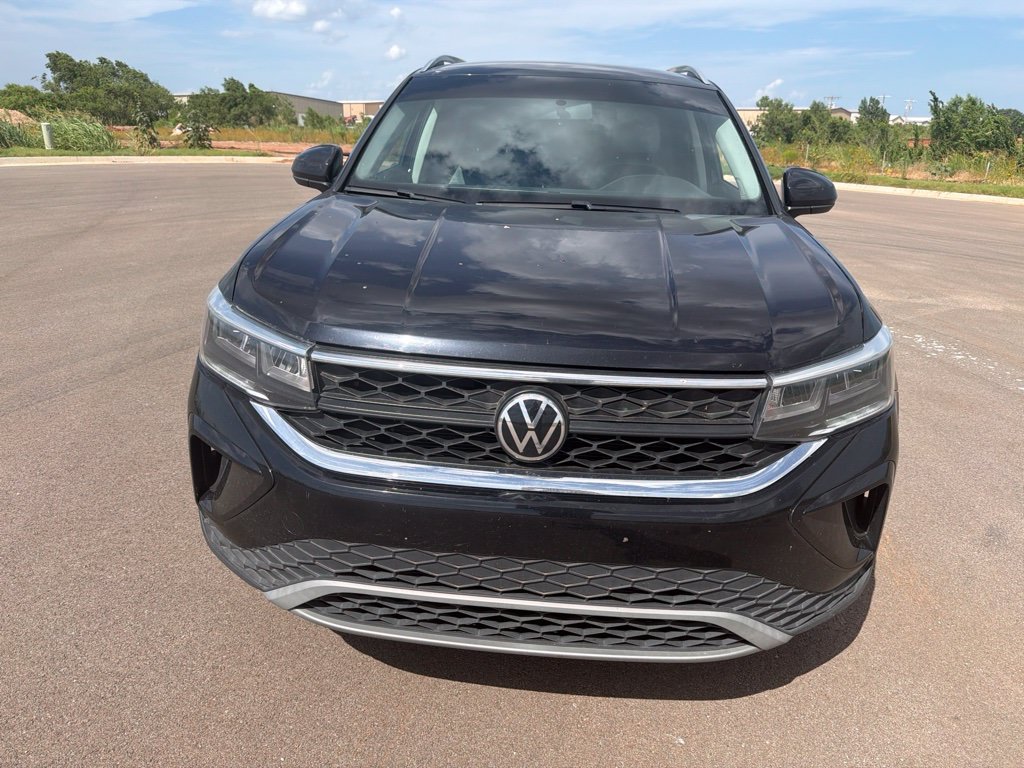 Used 2022 Deep Black Volkswagen 1.5T SE image 2