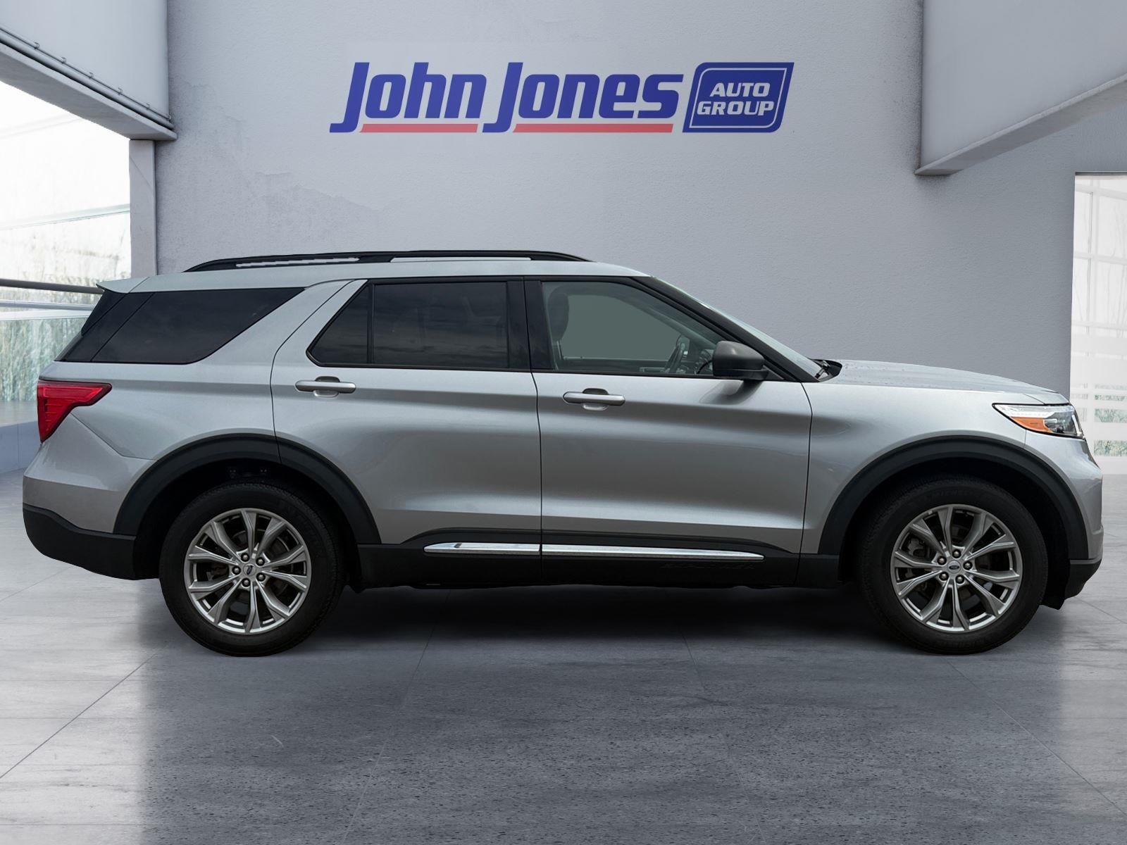 Used 2023 Iconic Silver Ford XLT image 6
