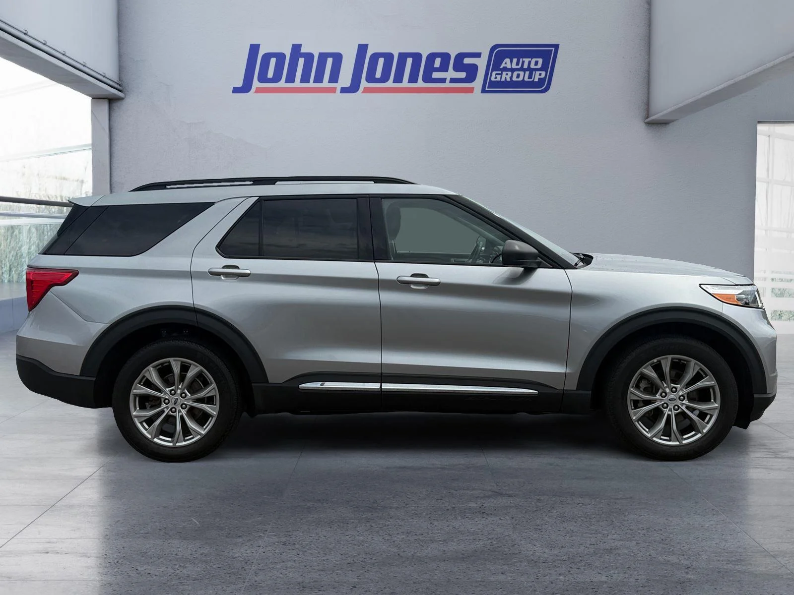 Used 2023 Iconic Silver Ford XLT image 6