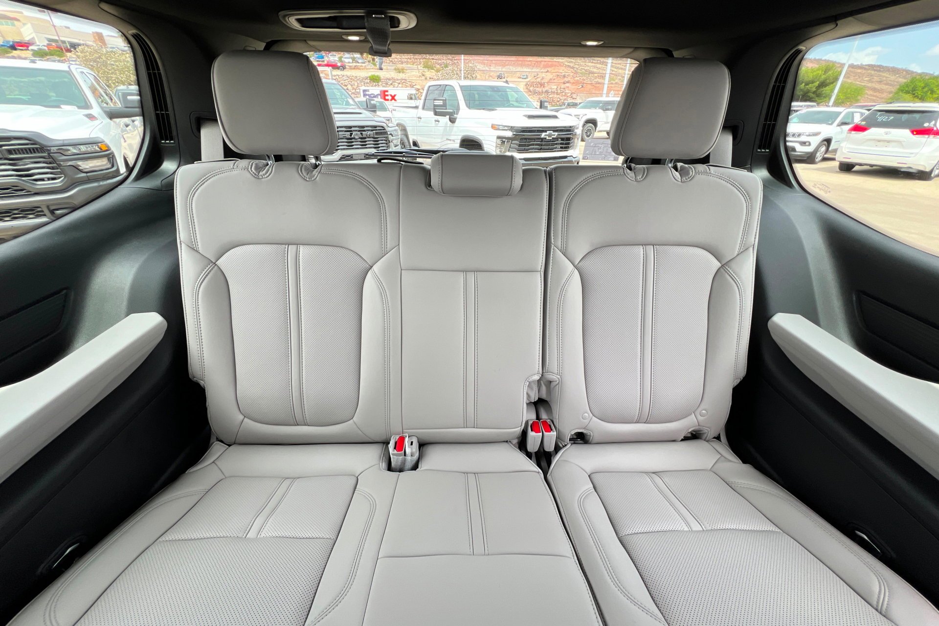 New 2026 Fathom Blue Pearl-Coat Exterior Paint (Late Availability) Jeep Limited Altitude image 23