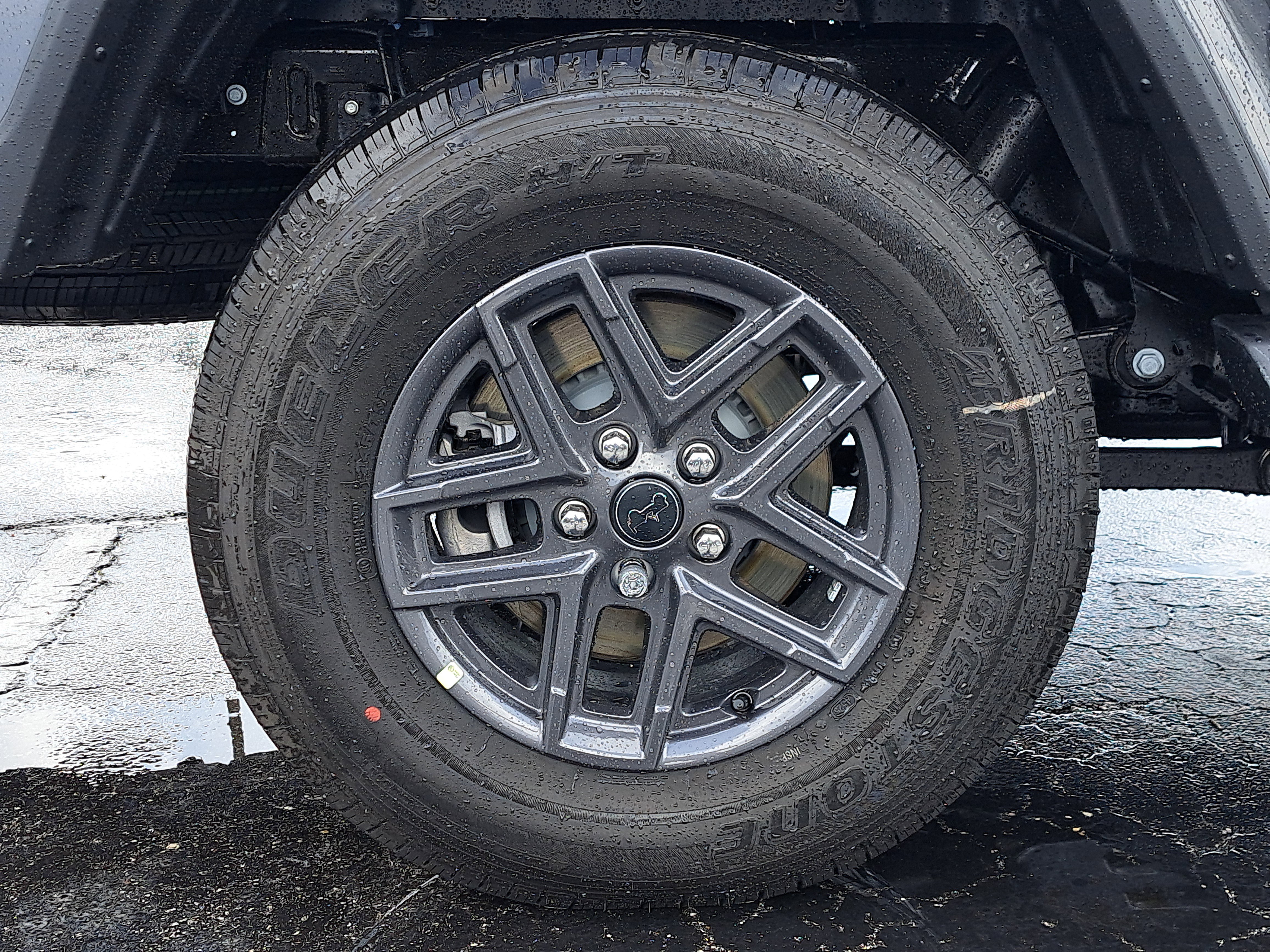 New 2026 Granite Crystal Metallic Clearcoat Jeep Sport S image 4