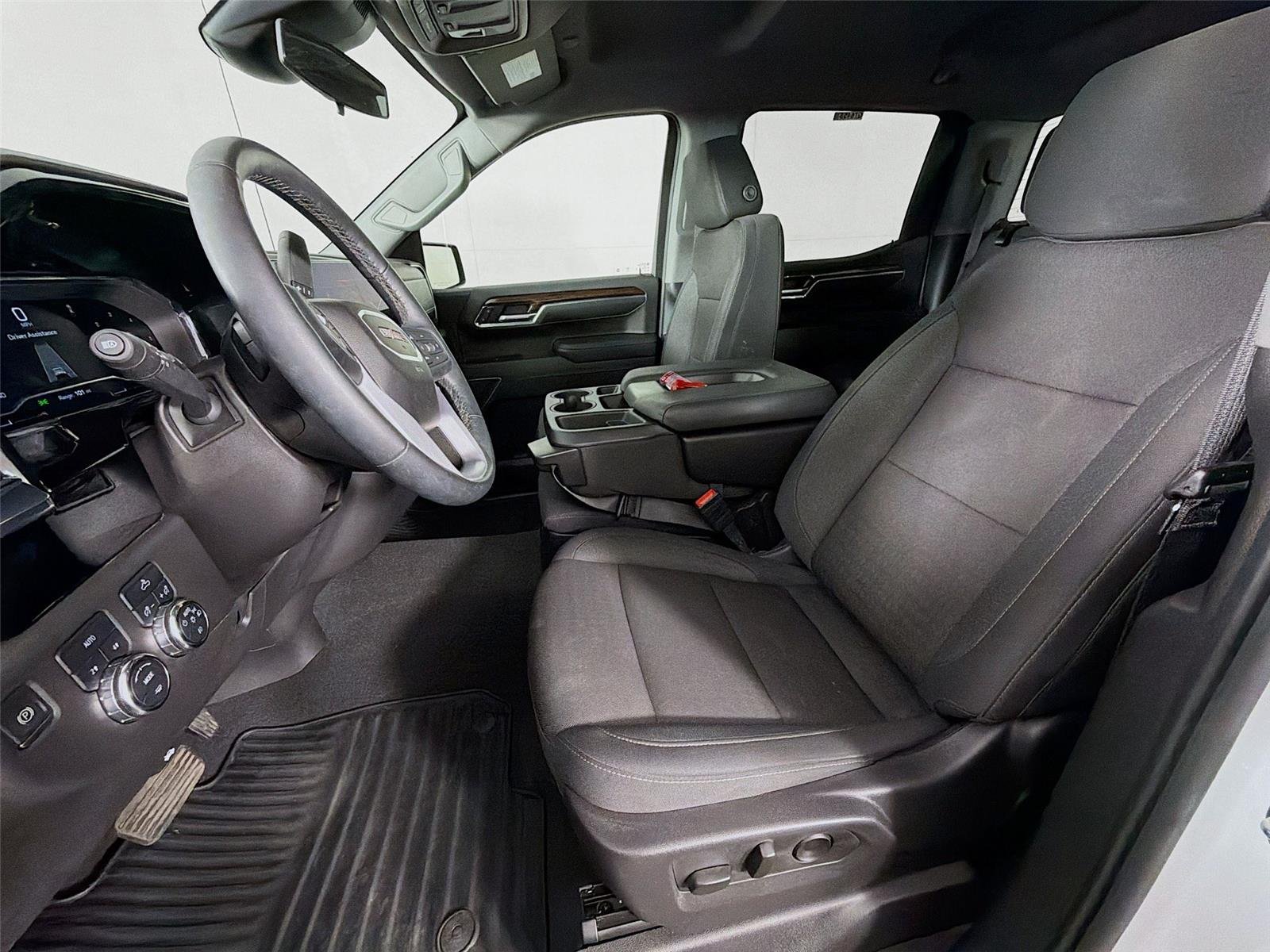 Used 2024 Summit White GMC Elevation image 11