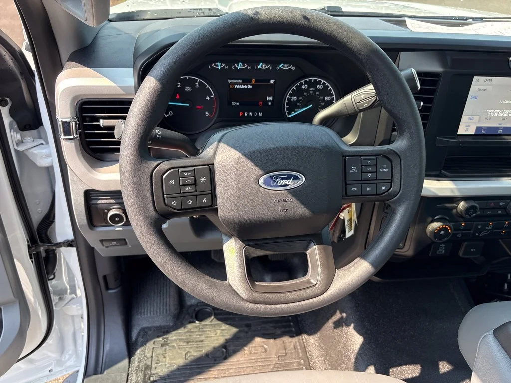 2025 Ford F-550 Super Duty Chassis Cab XL - Photo 30