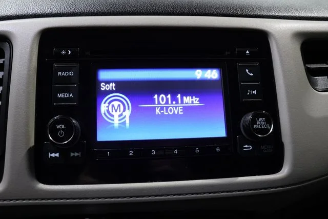 Used 2022 Silver Honda LX image 22