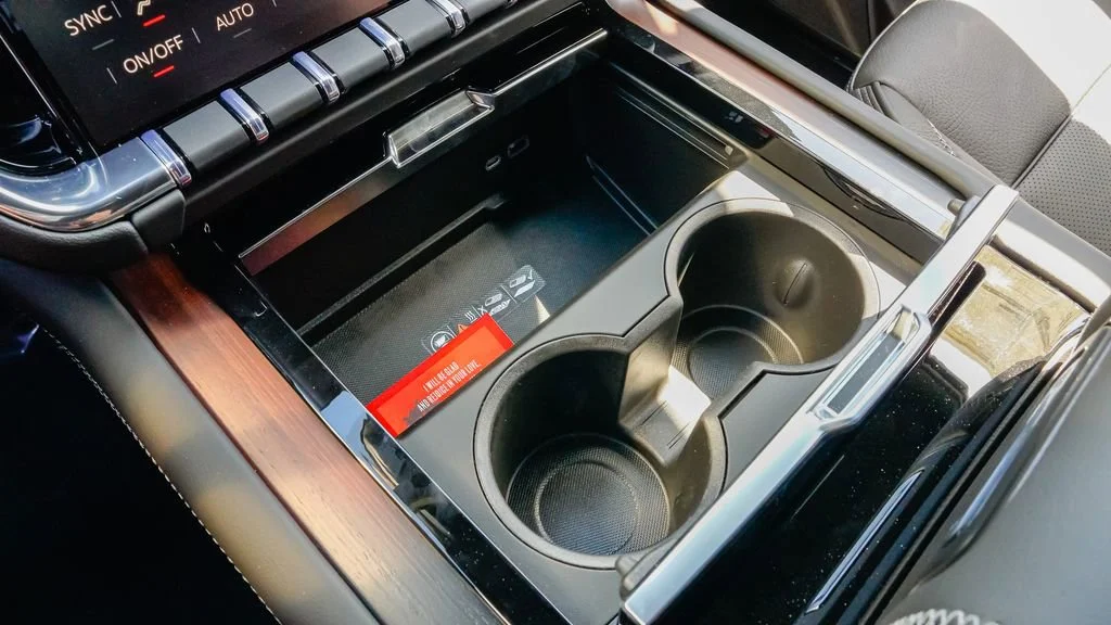 2026 GMC Yukon XL Denali - Photo 17