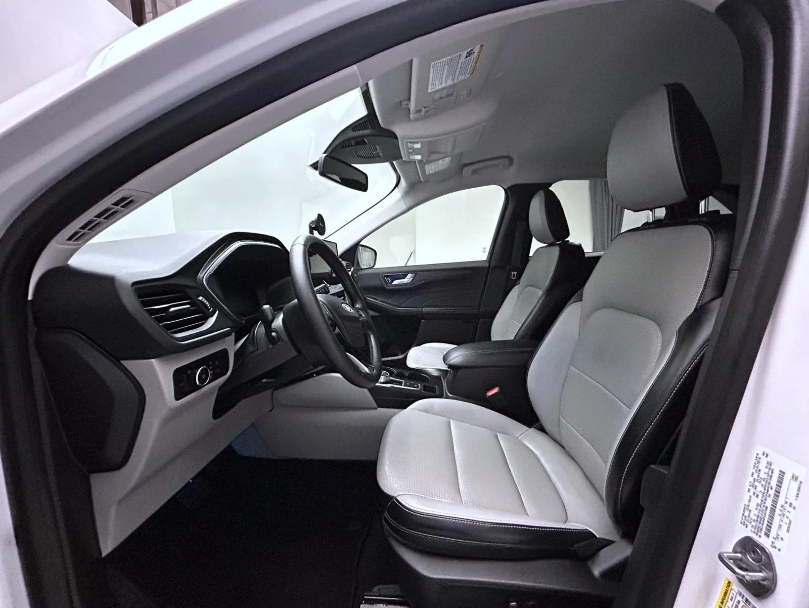 Used 2023 White Ford Platinum image 10