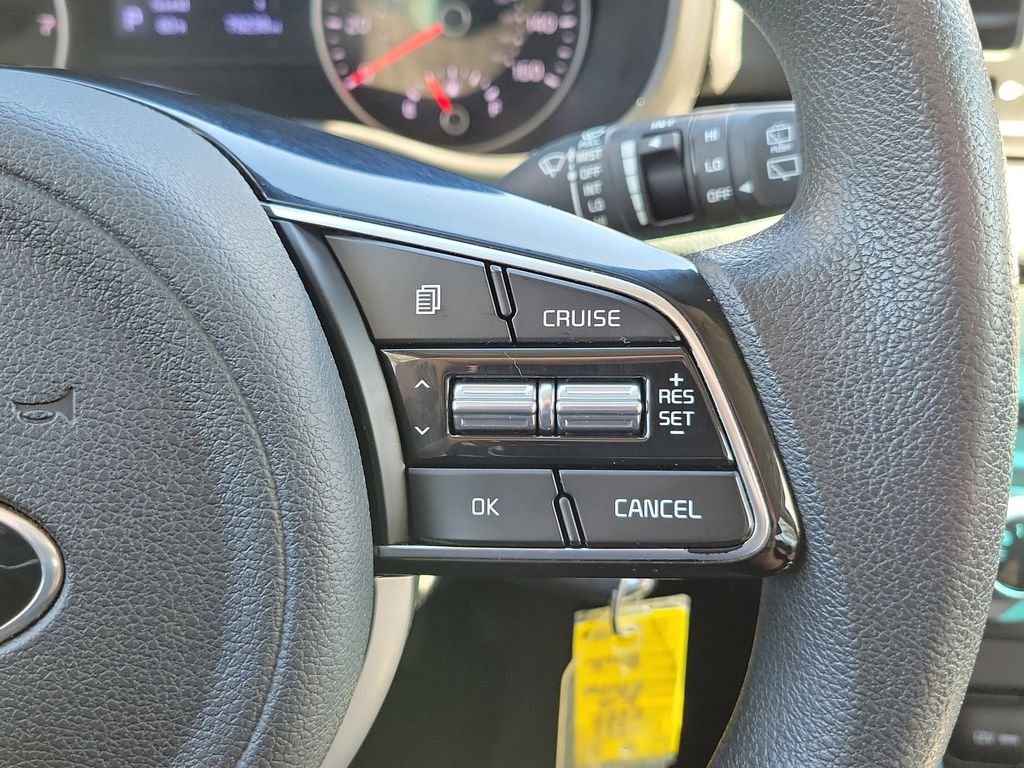 Used 2022 Red Kia LX image 28