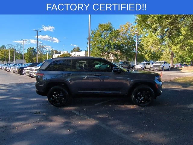 Used 2024 Gray Jeep Altitude X image 6