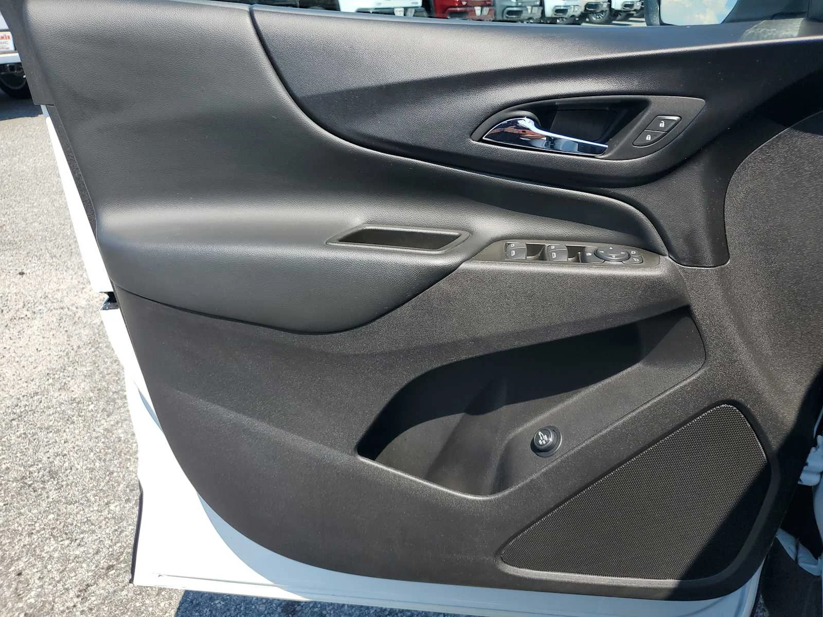 Used 2024 Summit White Chevrolet LT image 25