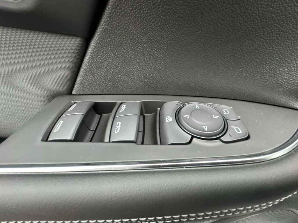 New 2026 Summit White Buick Preferred image 13