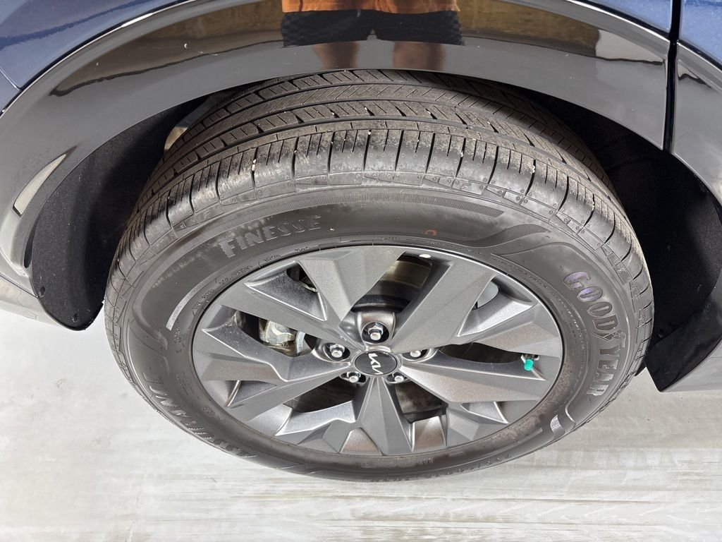 Used 2025 Blue Kia SX-Prestige image 10