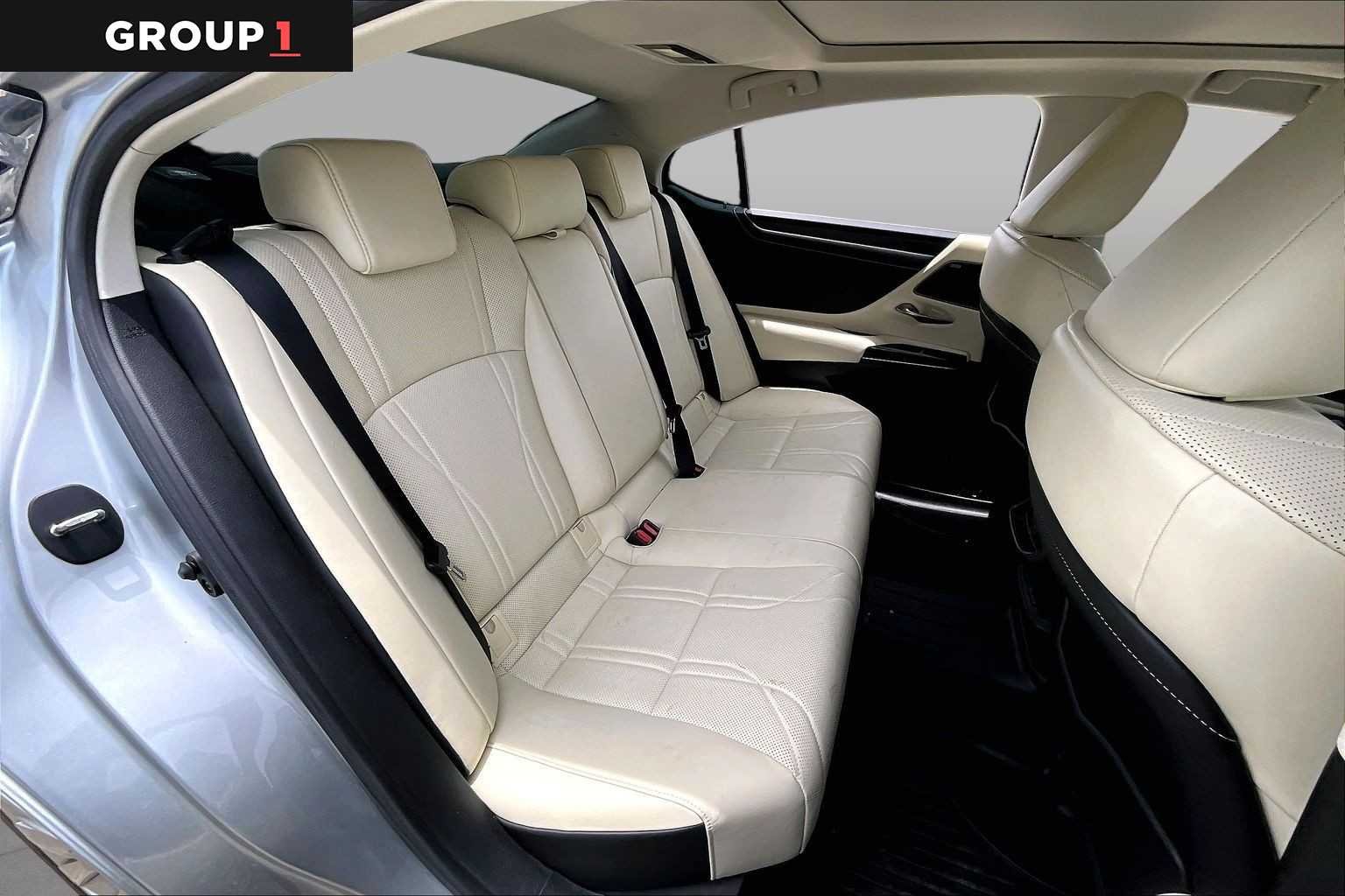 Used 2022 Iridium Lexus Luxury image 17
