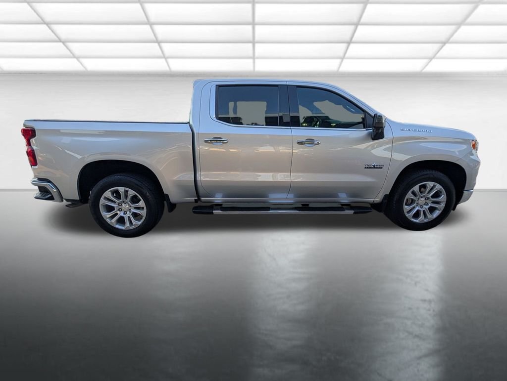 Used 2022 Silver Chevrolet LTZ image 33