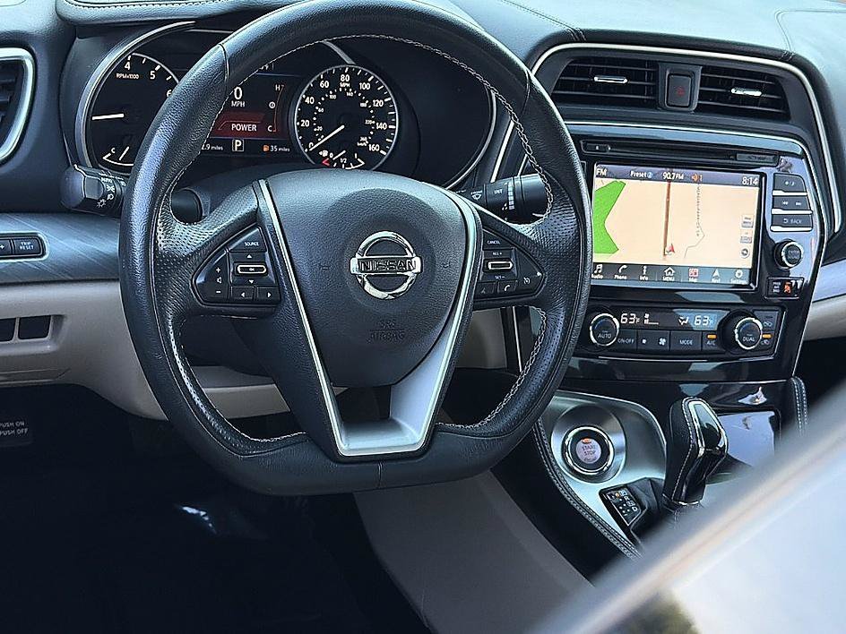 Used 2018 Pearl White Nissan SV image 6