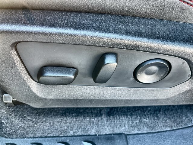 2026 Chevrolet Colorado photo 22 of 41