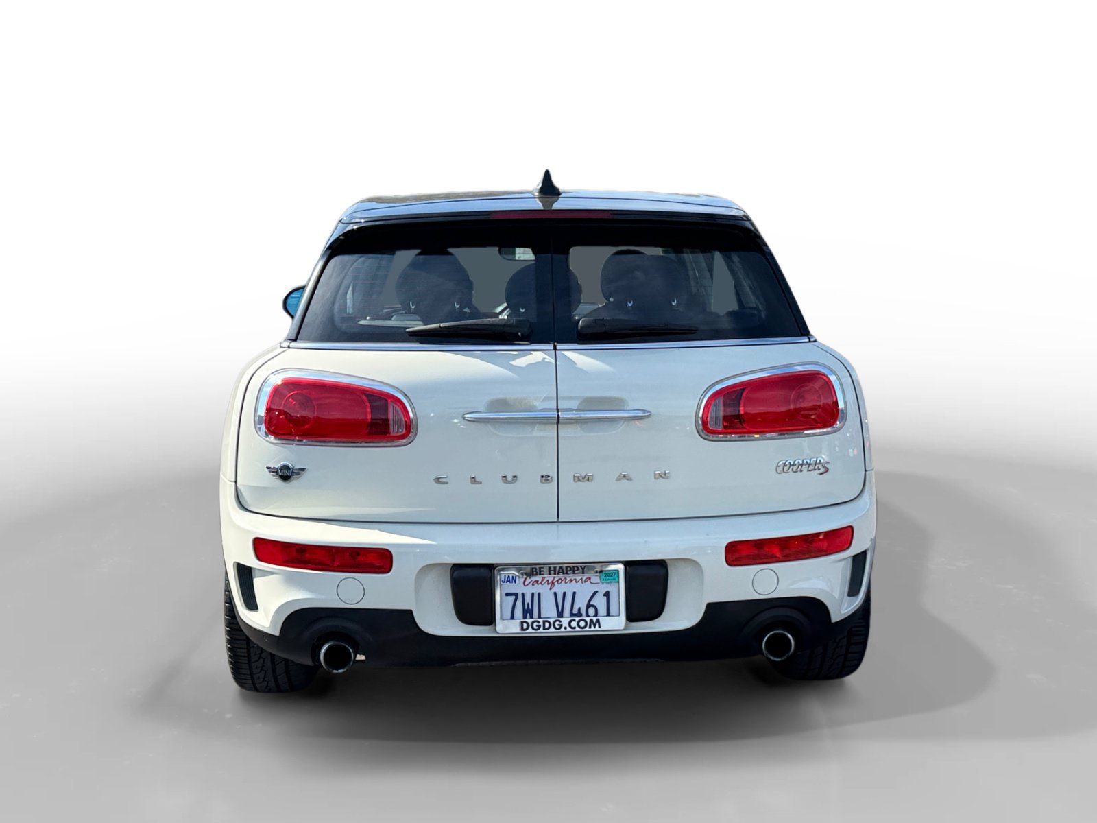 Used 2017 Pepper White MINI Clubman image 4