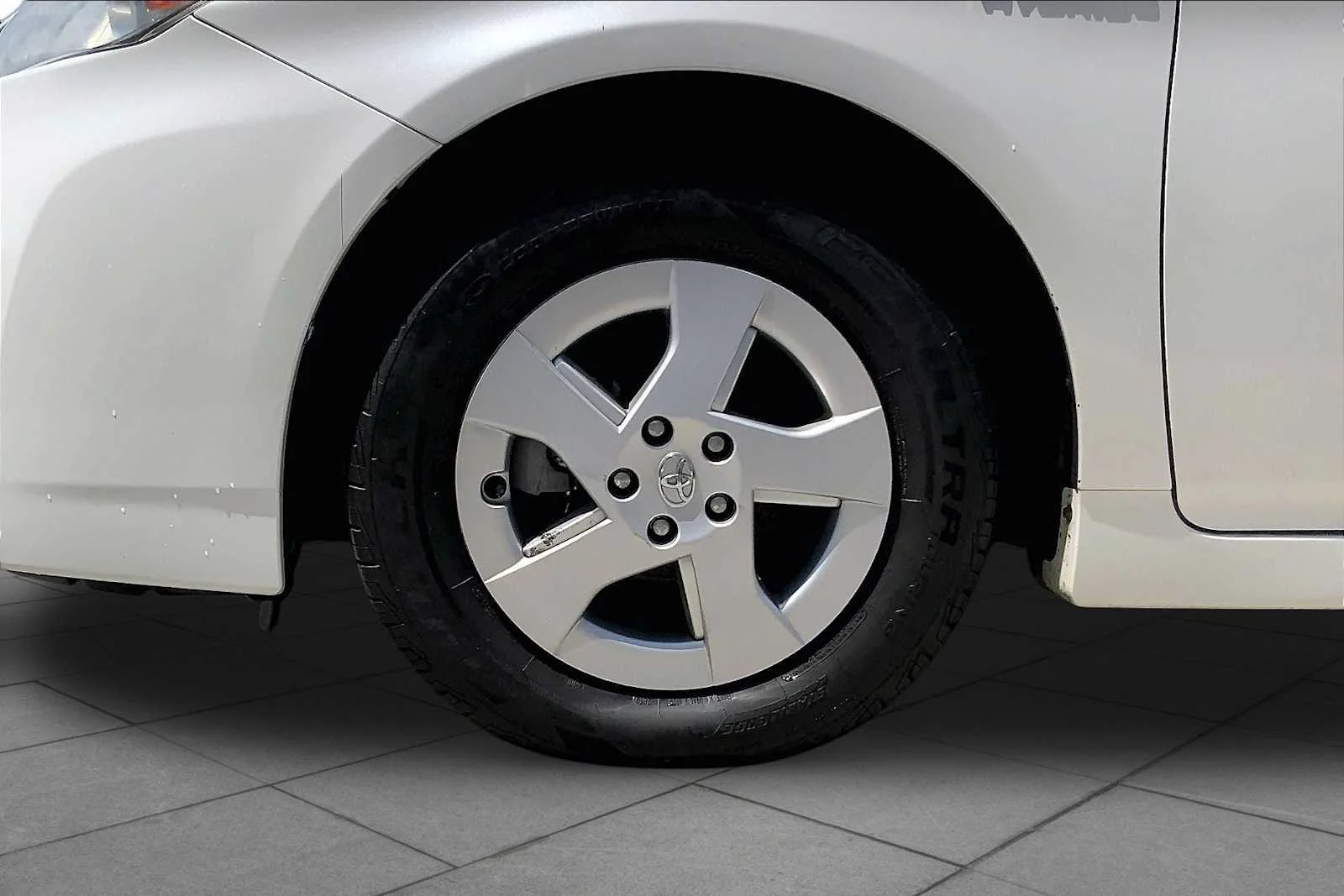 Used 2011 Blizzard Pearl Toyota III image 10