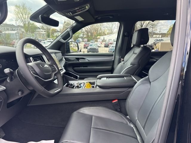 New 2026 High Gloss Black Exterior Paint Jeep Limited Reserve image 15