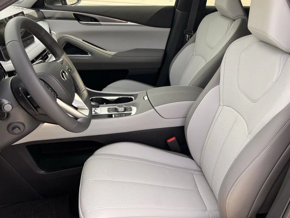 New 2027 RADIANT WHITE INFINITI Luxe FWD image 20
