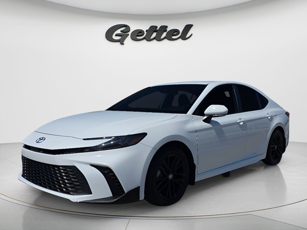 2025 Toyota Camry SE Hybrid's photo