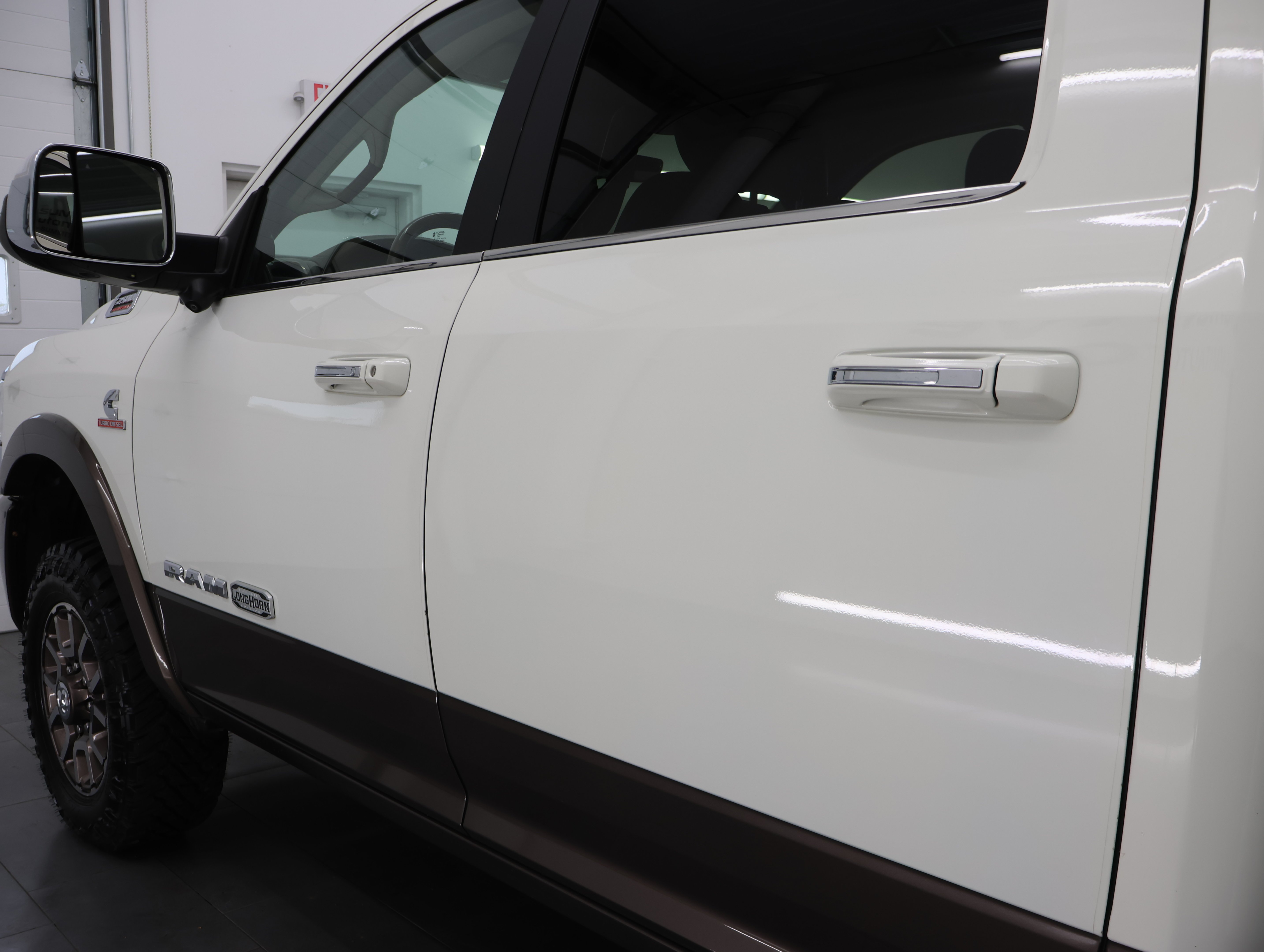 Used 2019 Pearl White Ram 4x4 Crew Cab Longhorn: CREW-SHORT-LARAMIE LONGHORN-6.7L DIESEL-TOW TECH-ADAPTIVE CRUISE image 39