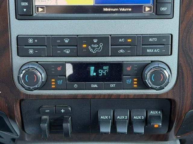 Used 2012 White Platinum Clearcoat Metallic Ford Lariat image 28
