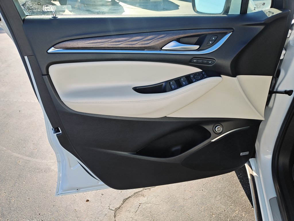 Used 2022 White Buick Avenir image 12