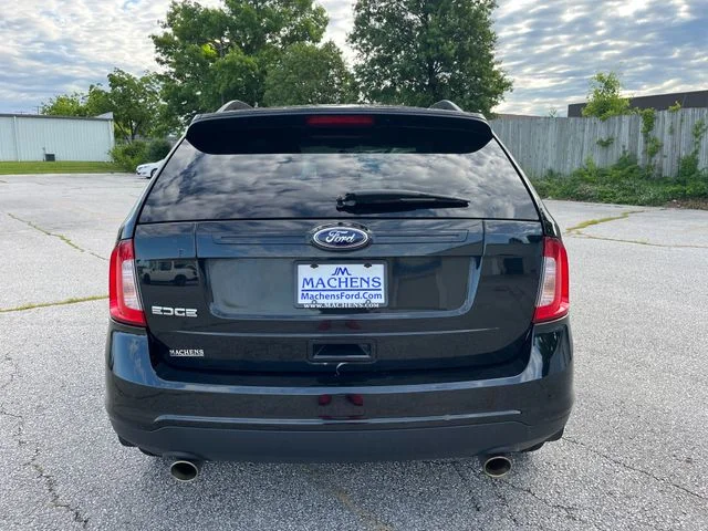 Used 2013 Black Ford SE image 4