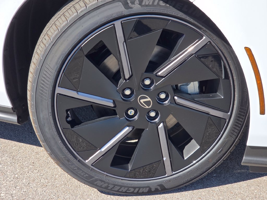 New 2026 Ultra White Lexus PREMIUM AWD image 21