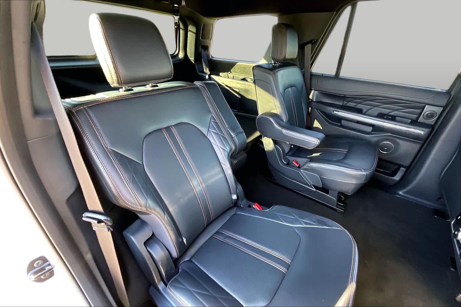 Used 2024 Star White Metallic Tri-Coat Ford Platinum image 20