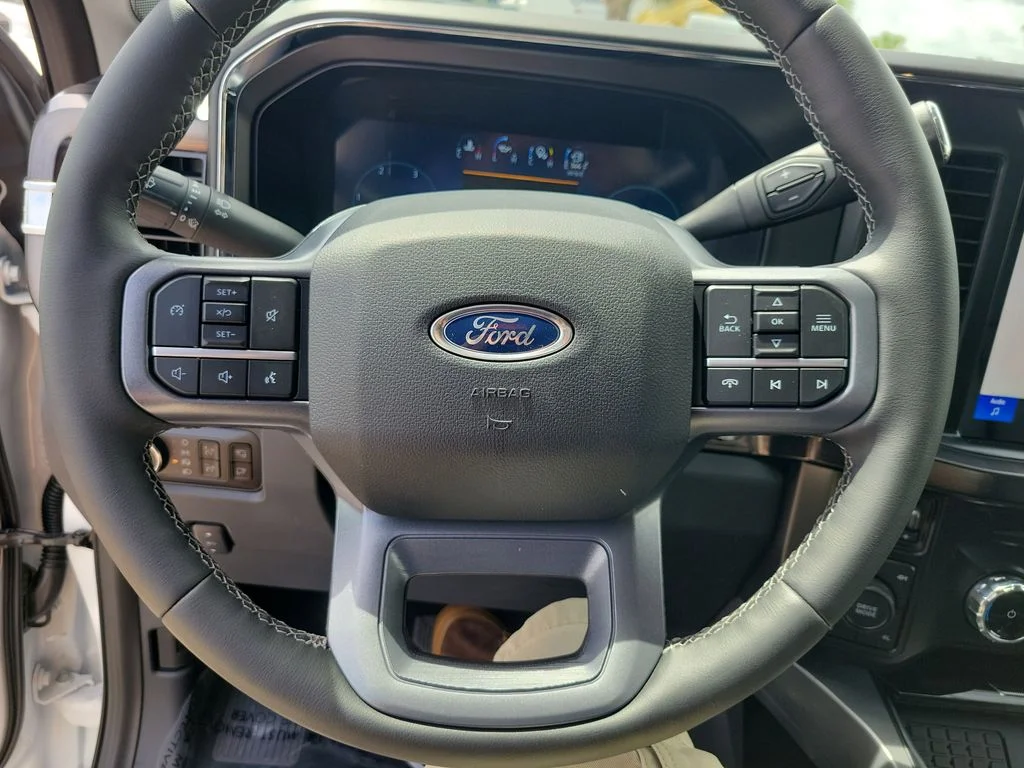 New 2026 Star White Metallic Tri-Coat Ford F-250® Lariat® image 18