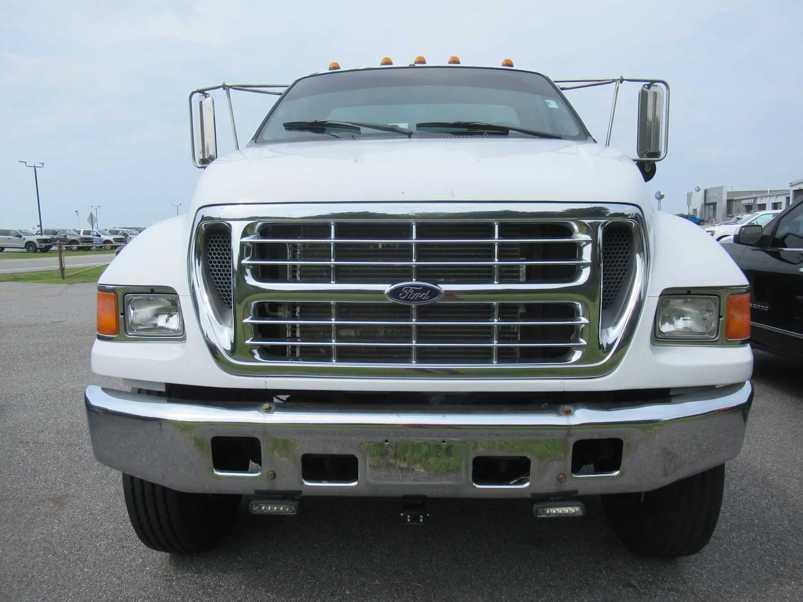 Used 2003 Oxford White Ford XL image 2