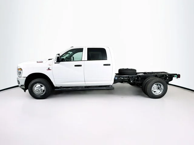 New 2026 Bright White Clear-Coat Exterior Paint RAM TRADESMAN image 4