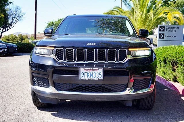 Used 2023 Black Jeep Laredo image 4