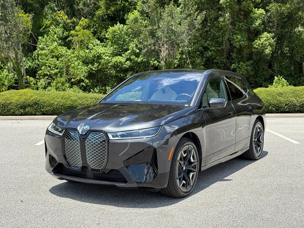 2025 BMW iX M60's photo